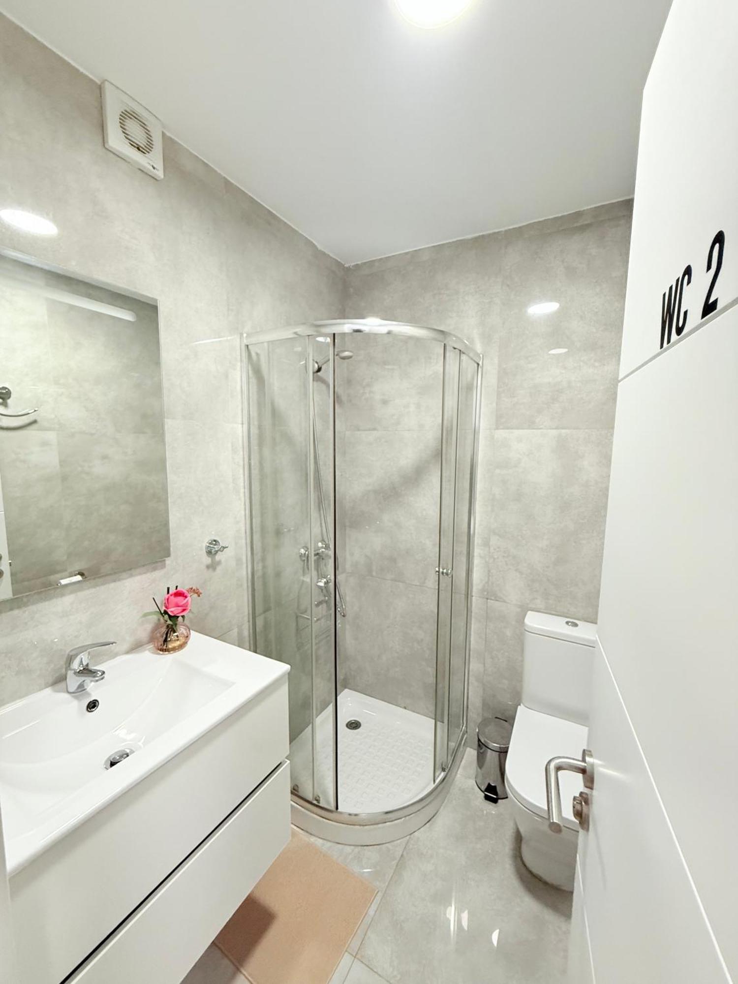 Rosa Rooms, Con Bano Privado Apartment Pozuelo de Alarcon